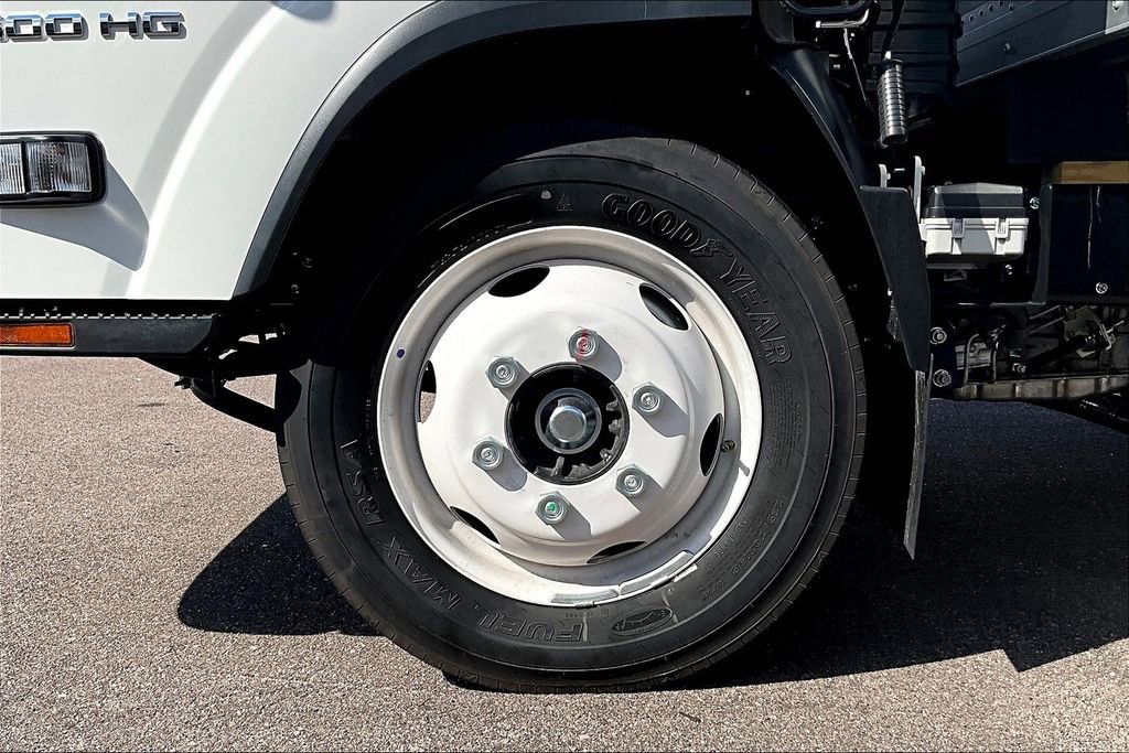 New 2025 Chevrolet Low Cab Forward image 9