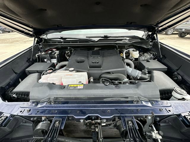 Used 2022 Toyota Tundra Platinum w/ Advanced Package image 33