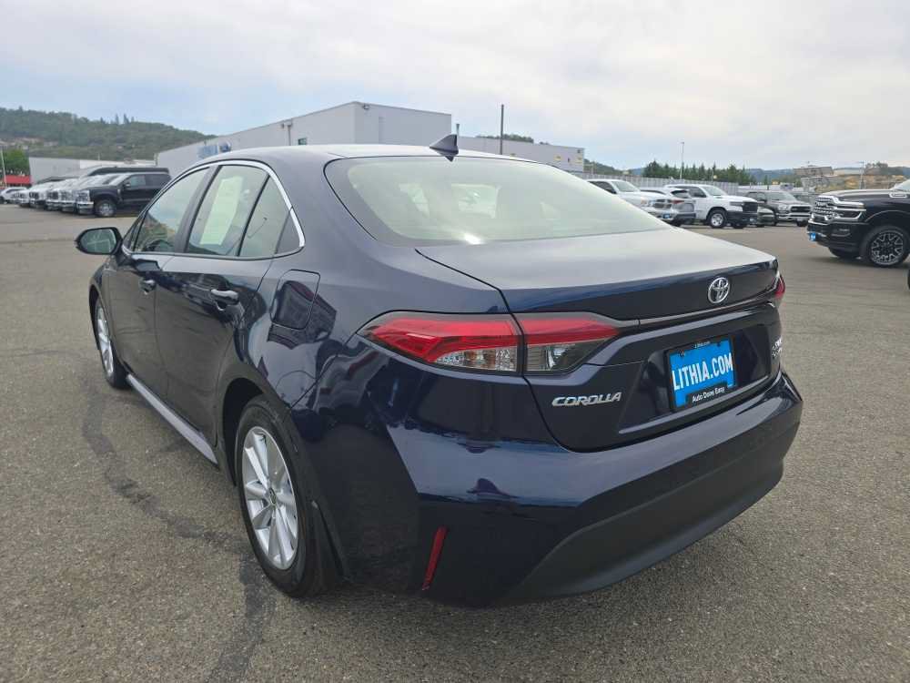 Used 2026 Toyota Corolla XLE FWD image 3