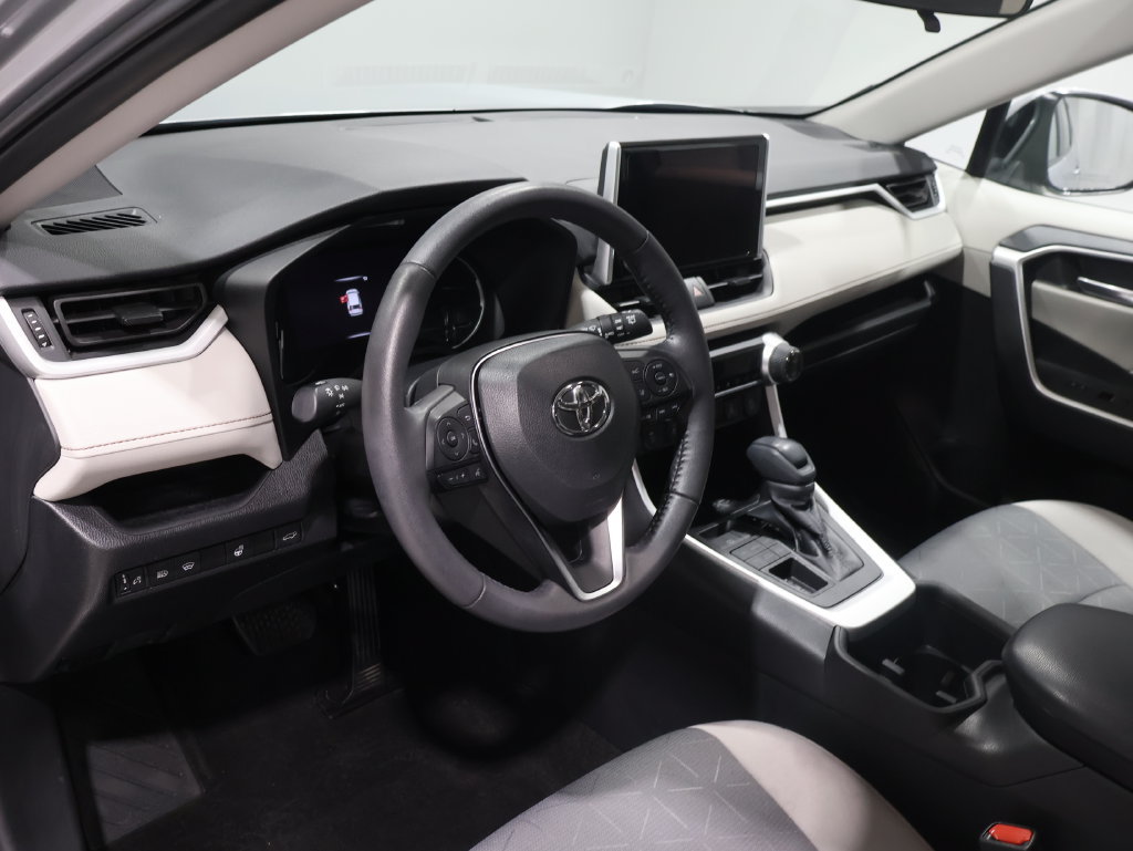 Used 2024 Toyota RAV4 XLE w/ Convenience Package AWD/4WD image 17