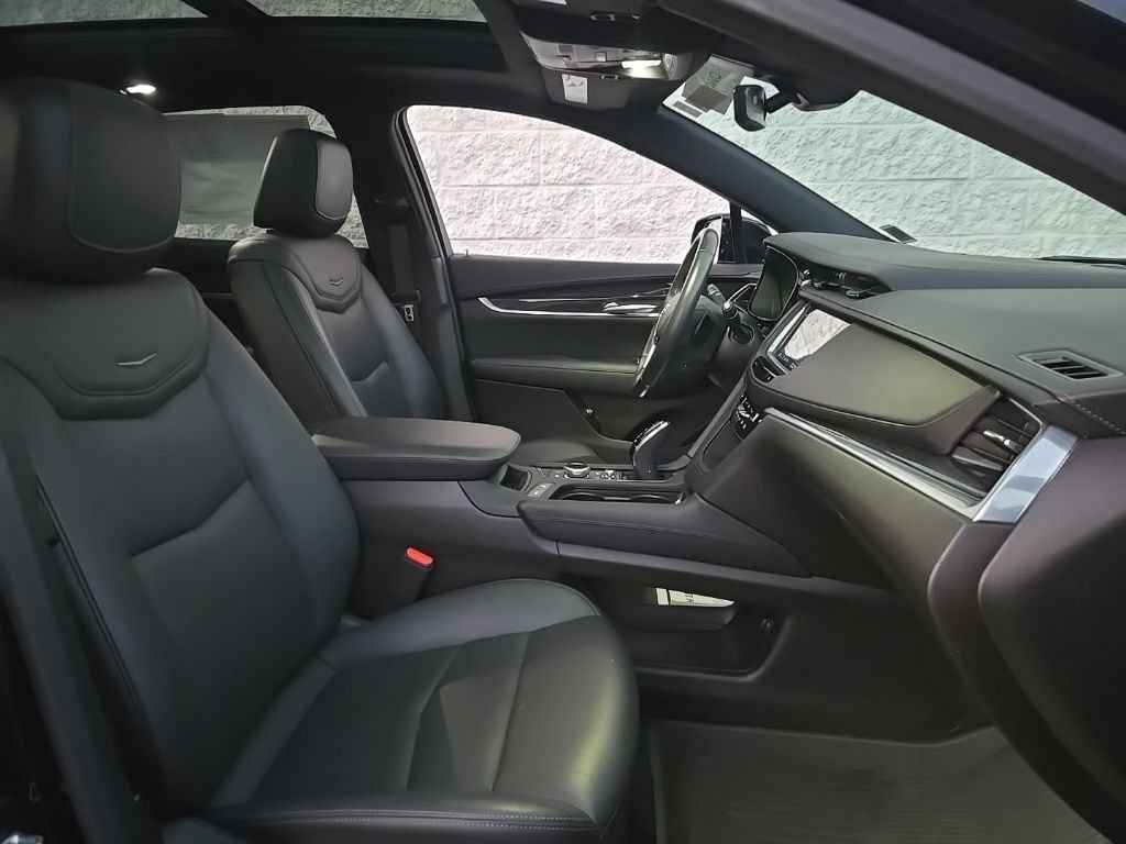 Certified 2022 Cadillac XT5 Premium Luxury w/ LPO, Floor Liner Package AWD/4WD image 20