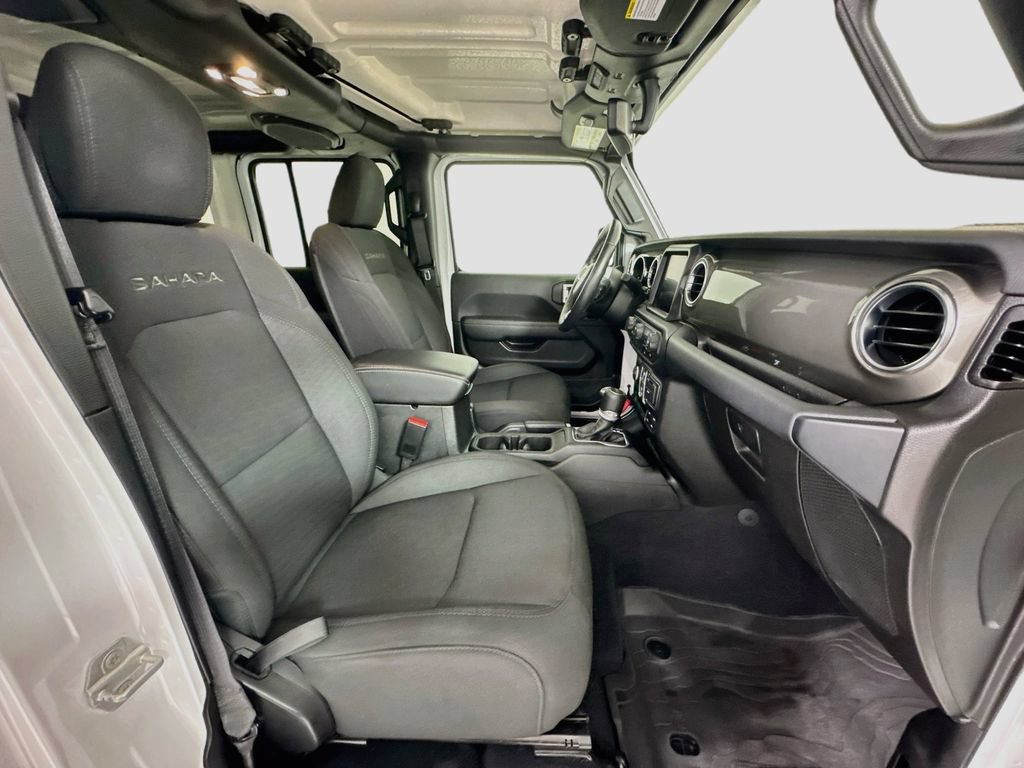 Used 2023 Jeep Wrangler Unlimited Sahara w/ Cold Weather Group AWD/4WD image 28
