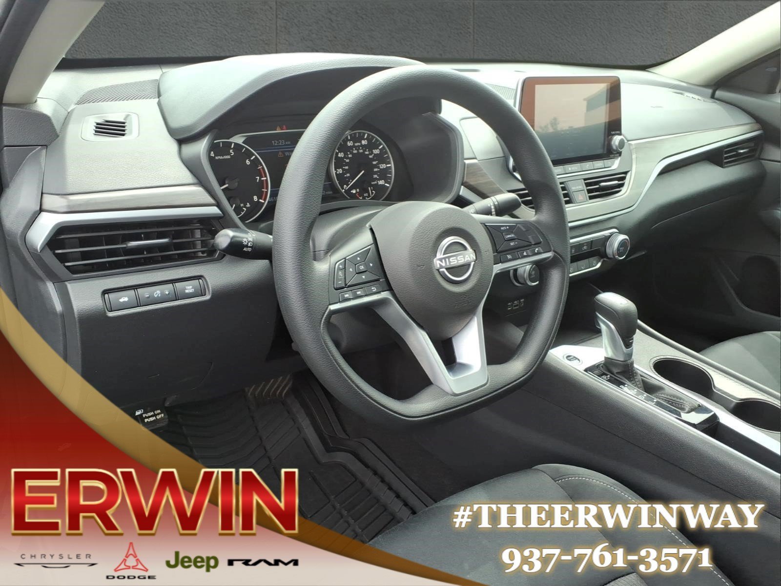 Used 2025 Nissan Altima 2.5 SV FWD image 14