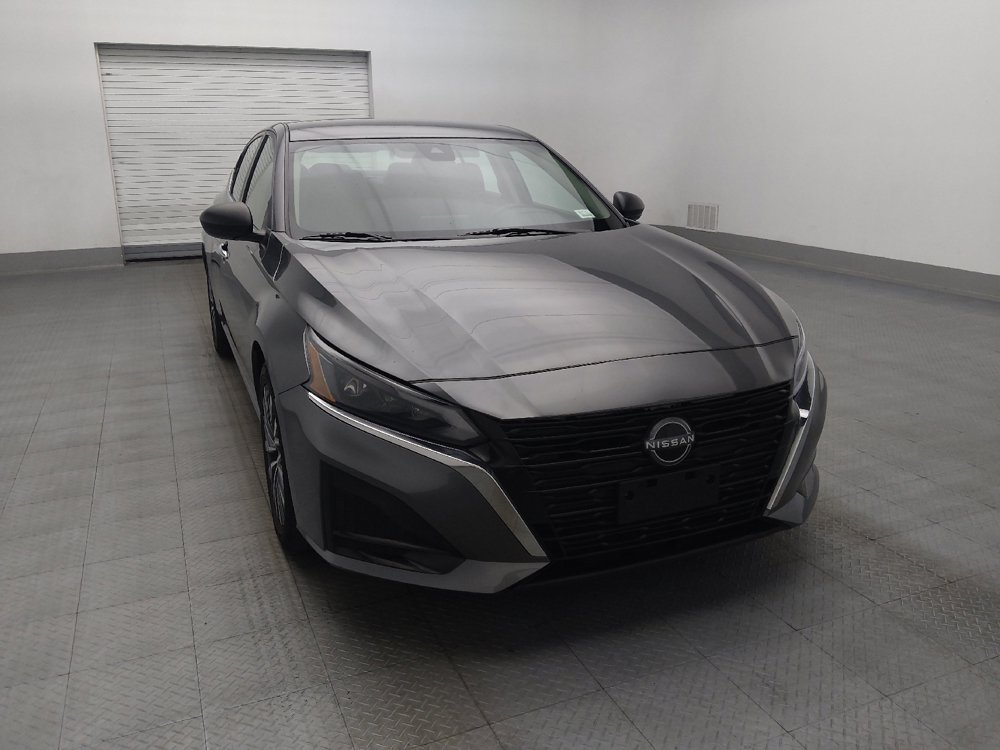 Used 2024 Nissan Altima 2.5 SV FWD image 14