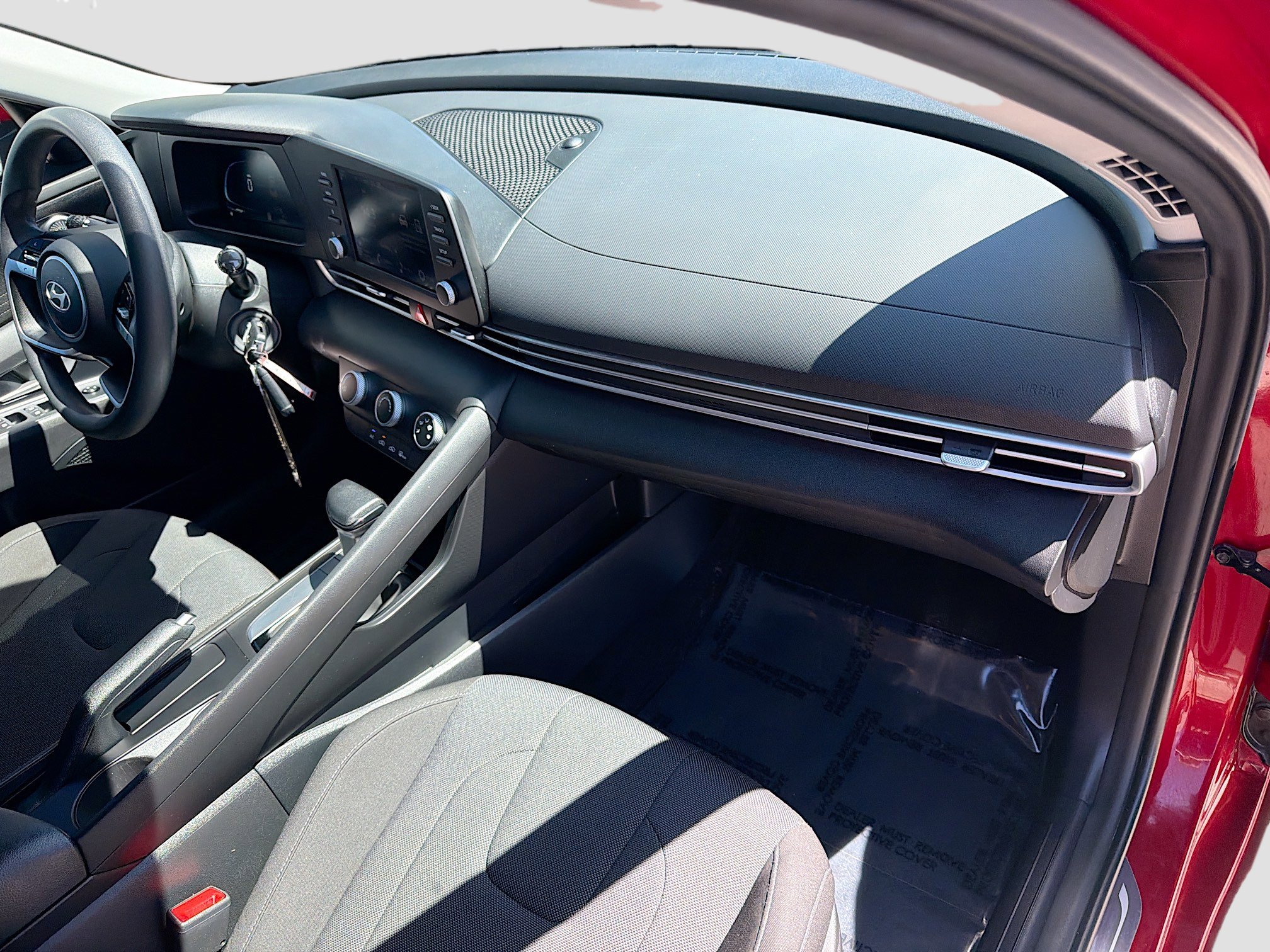 Used 2025 Hyundai Elantra SE image 29