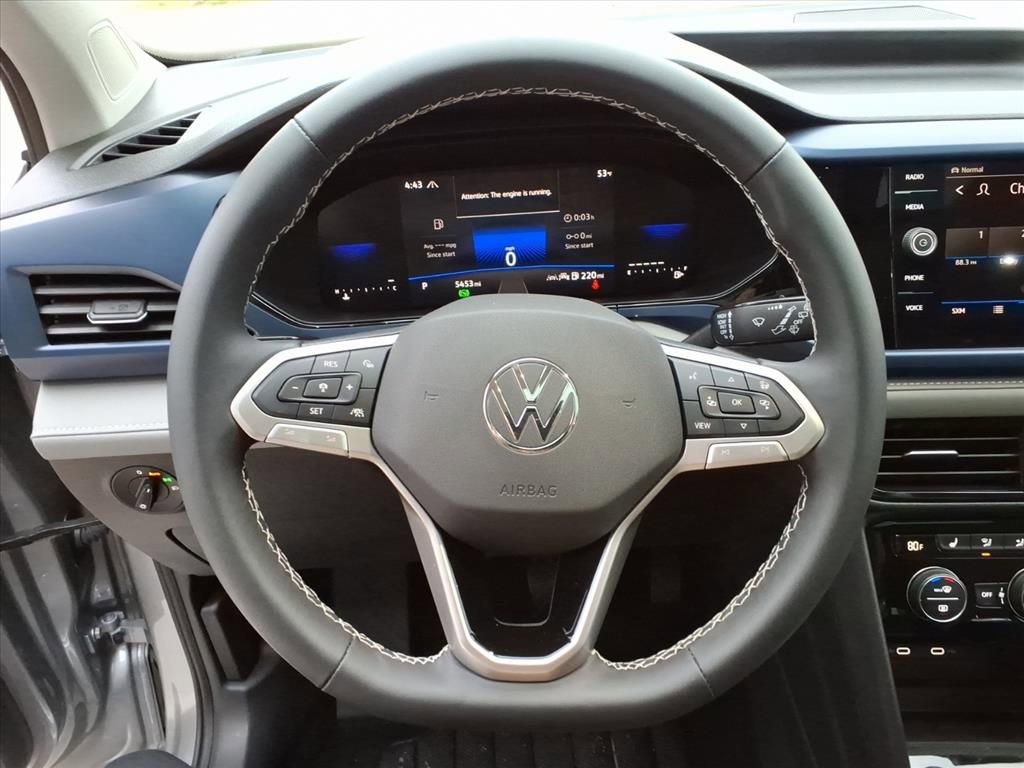 Used 2024 Volkswagen Taos SE image 18