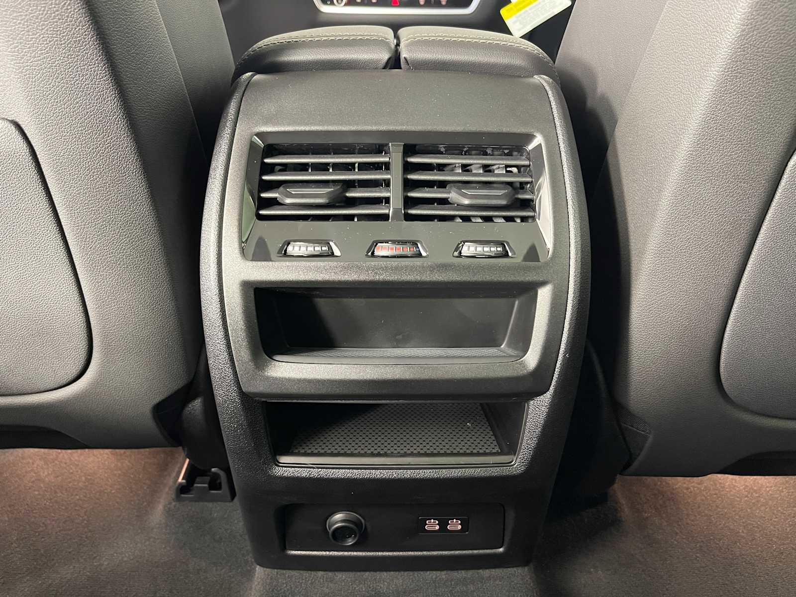 New 2026 BMW X5 xDrive50e image 28