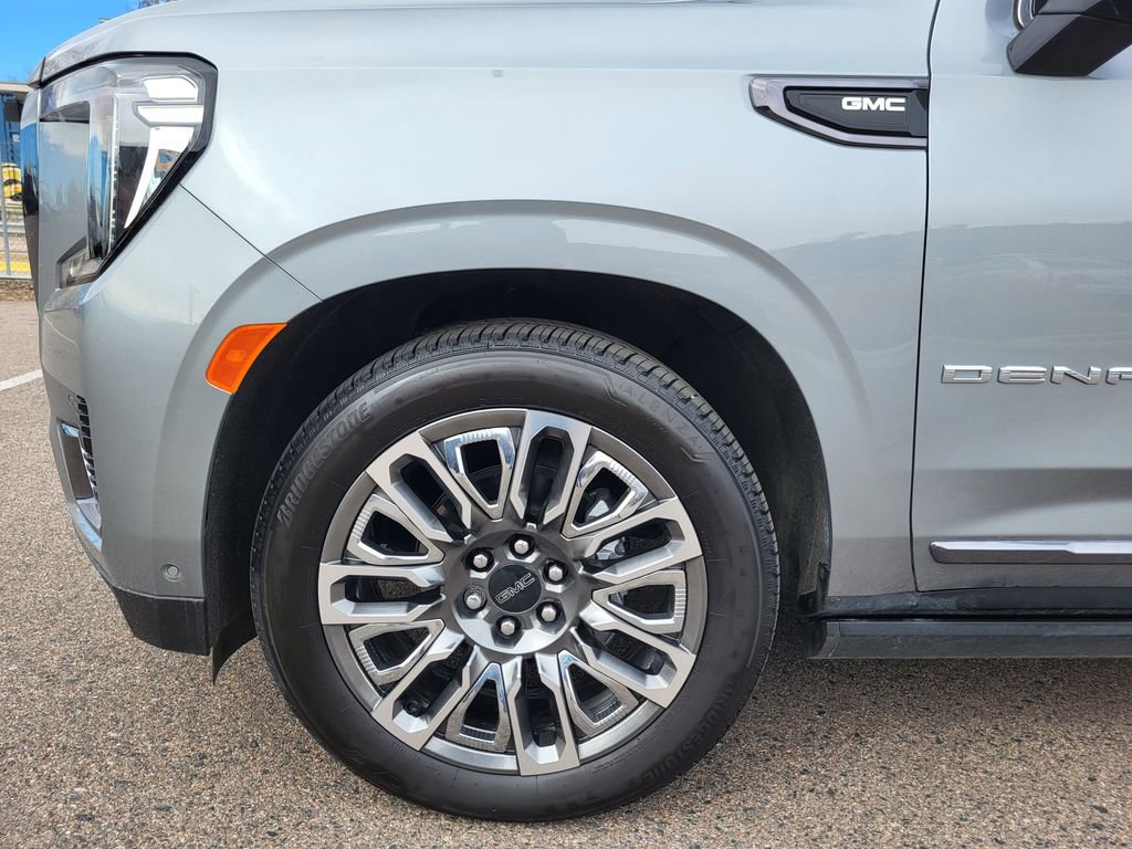 Used 2024 GMC Yukon XL Denali Ultimate image 11
