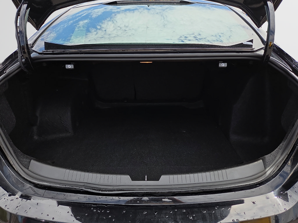 Used 2025 Chevrolet Malibu LT FWD image 10