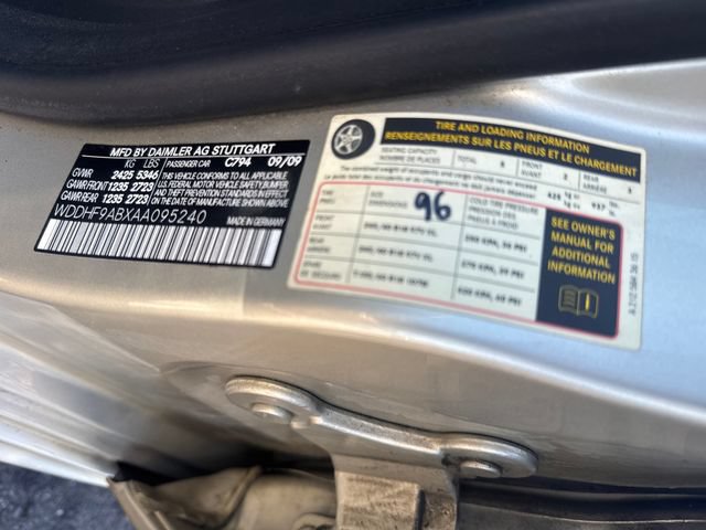 Used 2010 Mercedes-Benz E 550 4MATIC Sedan image 30