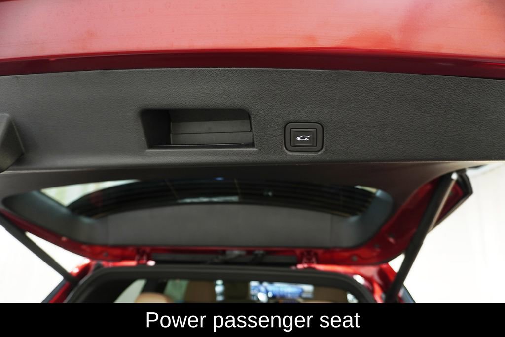 Used 2025 Buick Enclave Preferred image 8