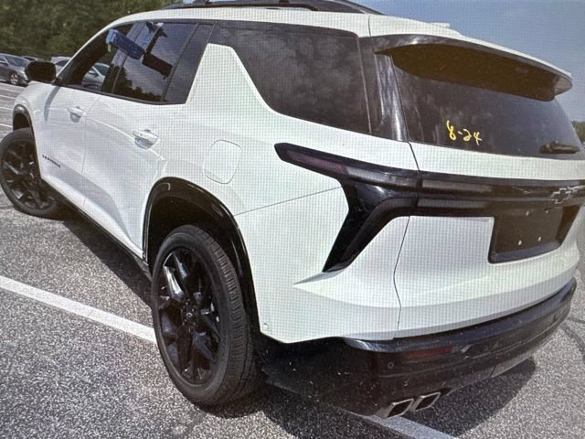 Used 2025 Chevrolet Traverse RS AWD/4WD image 24