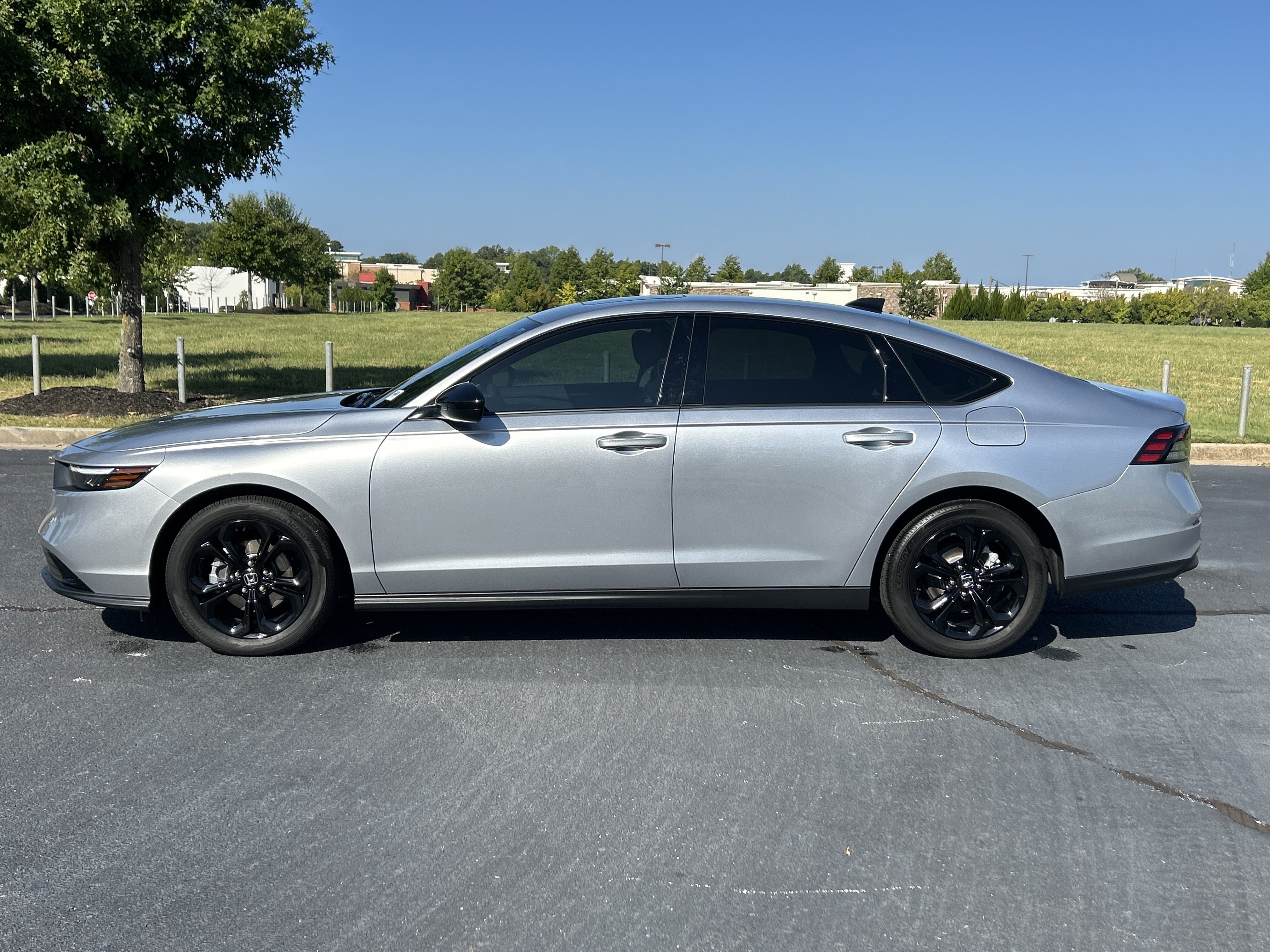 Used 2025 Honda Accord SE image 6