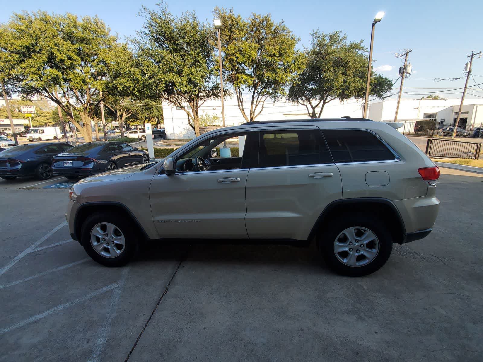 Used 2014 Jeep Grand Cherokee Laredo w/ Quick Order Package 23E RWD image 3