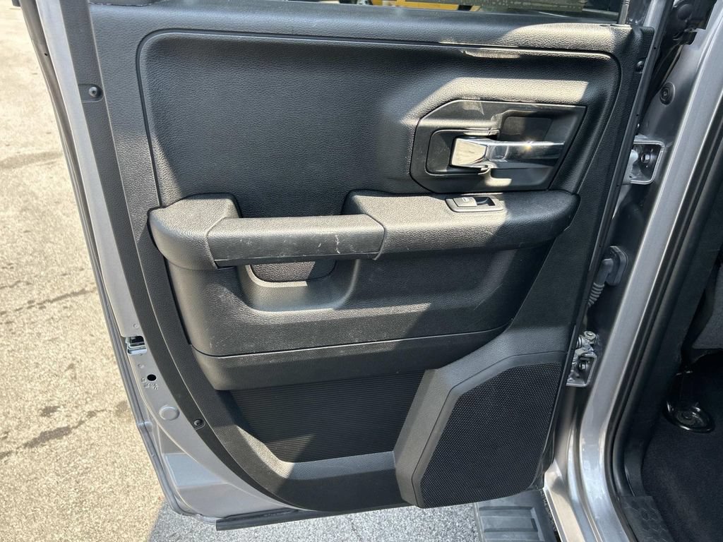 Used 2022 RAM 1500 Warlock AWD/4WD image 25