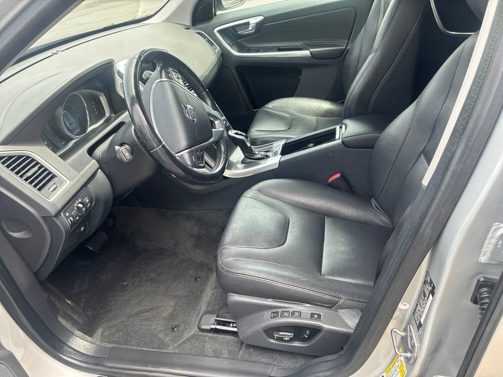 Used 2015 Volvo XC60 T6 w/ Protection Package AWD/4WD image 10