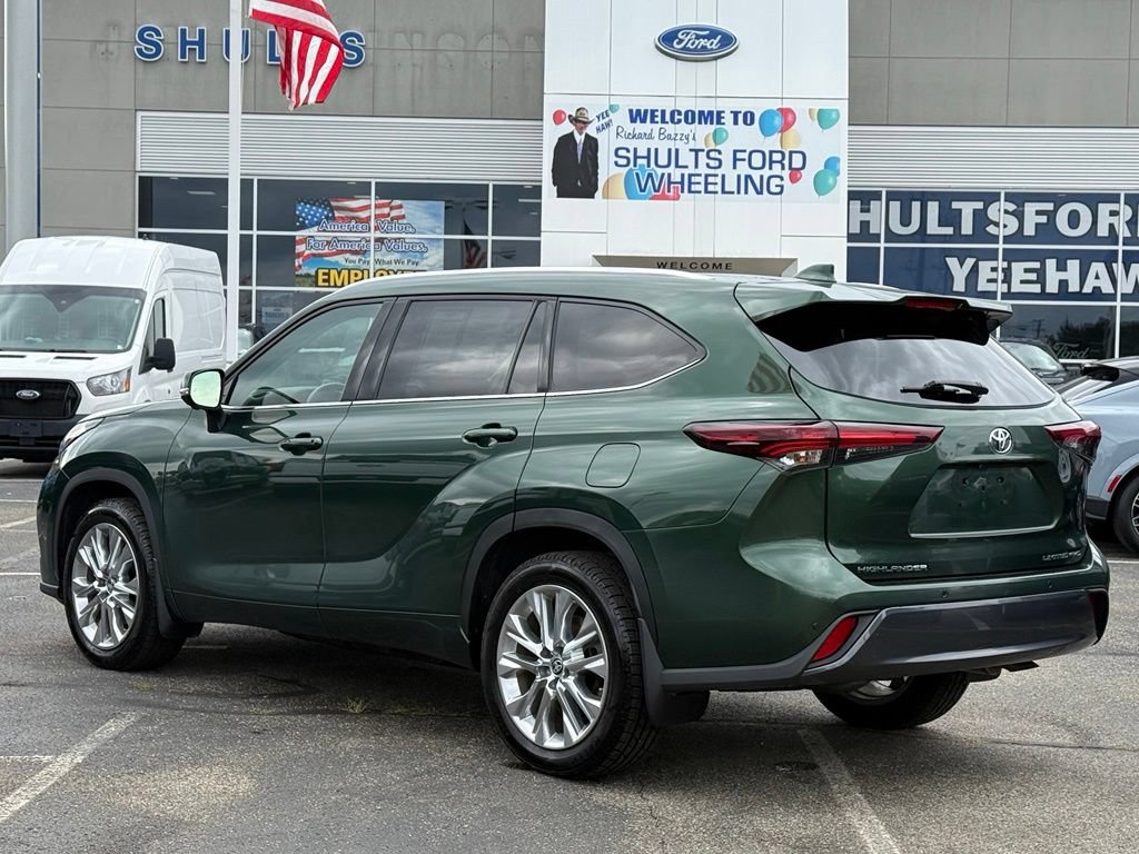 Used 2024 Toyota Highlander Limited AWD/4WD image 31