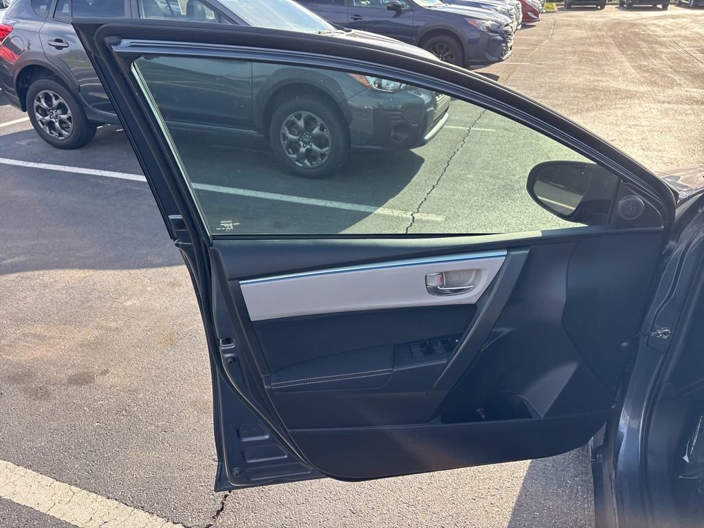 Used 2016 Toyota Corolla LE image 18