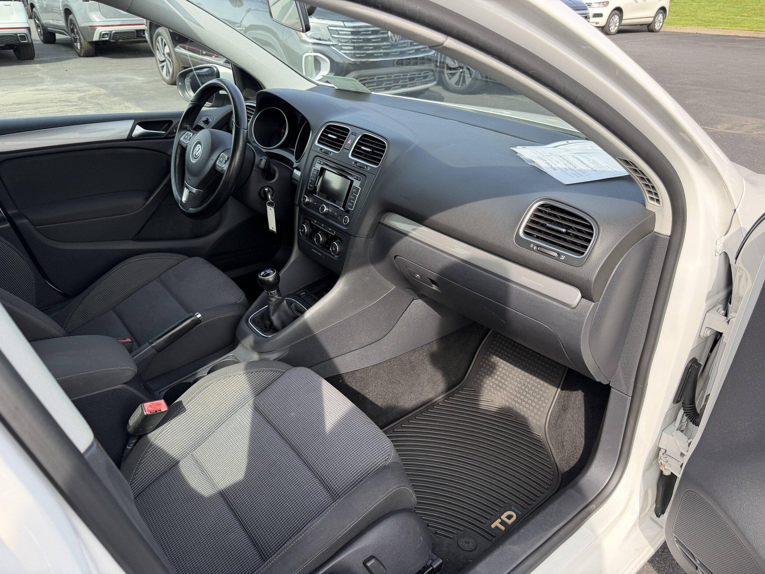Used 2012 Volkswagen Golf TDI FWD image 32