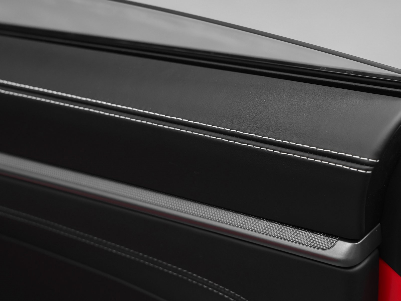 Used 2025 Porsche 911 Carrera image 32