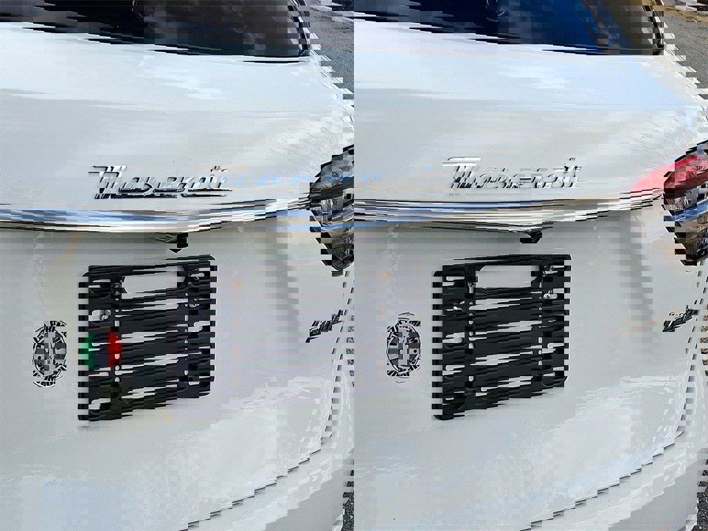 Used 2024 Maserati Levante GT Ultima image 32