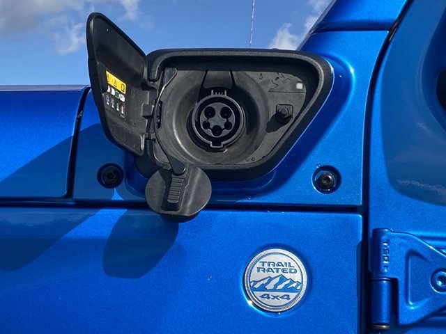 Used 2022 Jeep Wrangler Unlimited Sahara w/ Cold Weather Group image 26