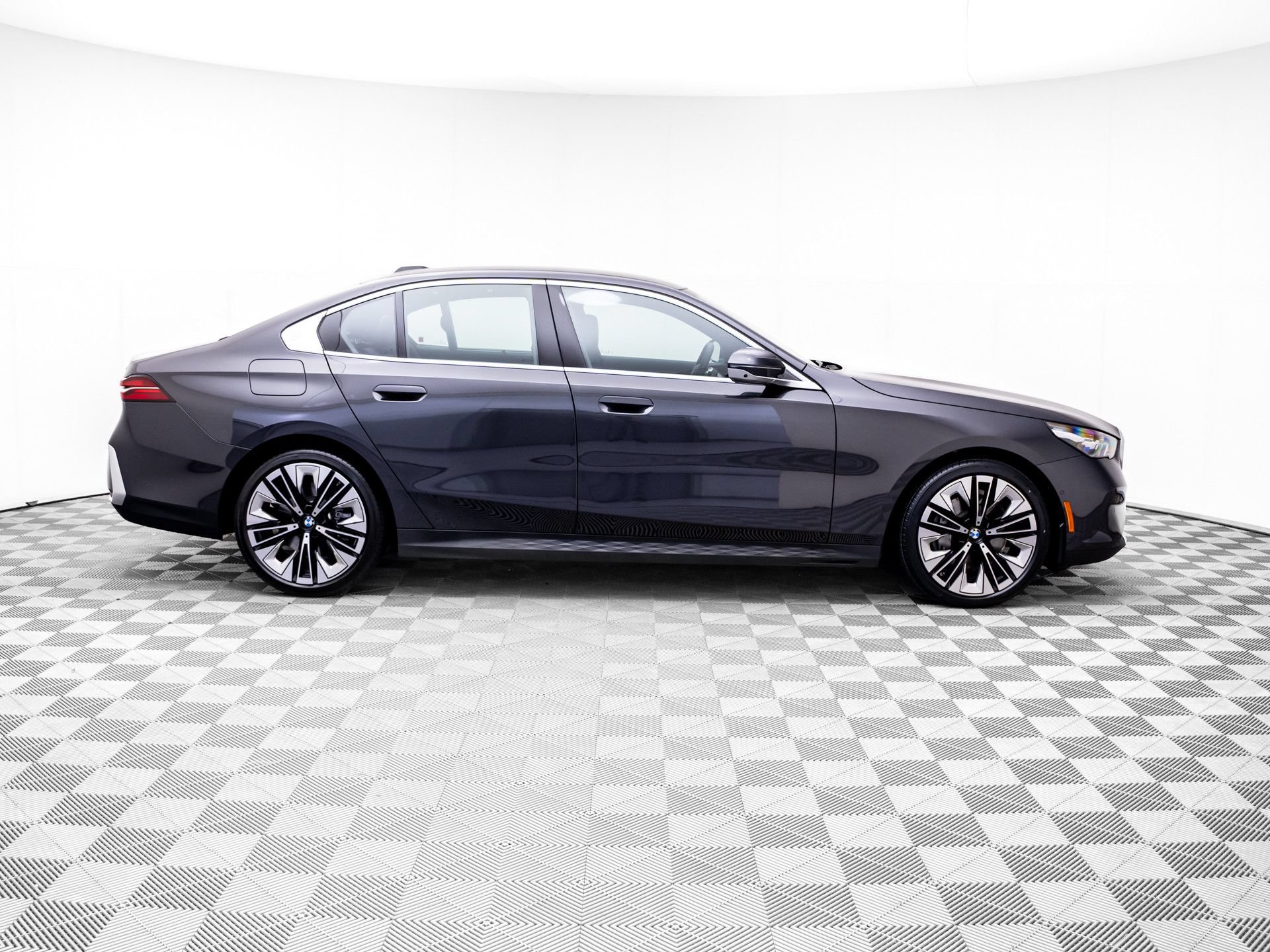 Certified 2026 BMW 540i xDrive AWD/4WD image 6
