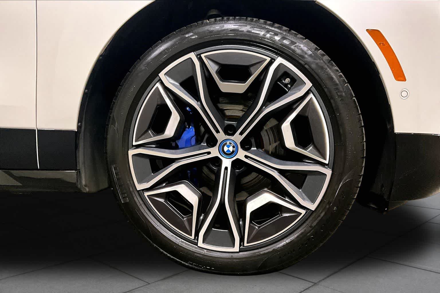 Certified 2025 BMW iX xDrive50 AWD/4WD image 10