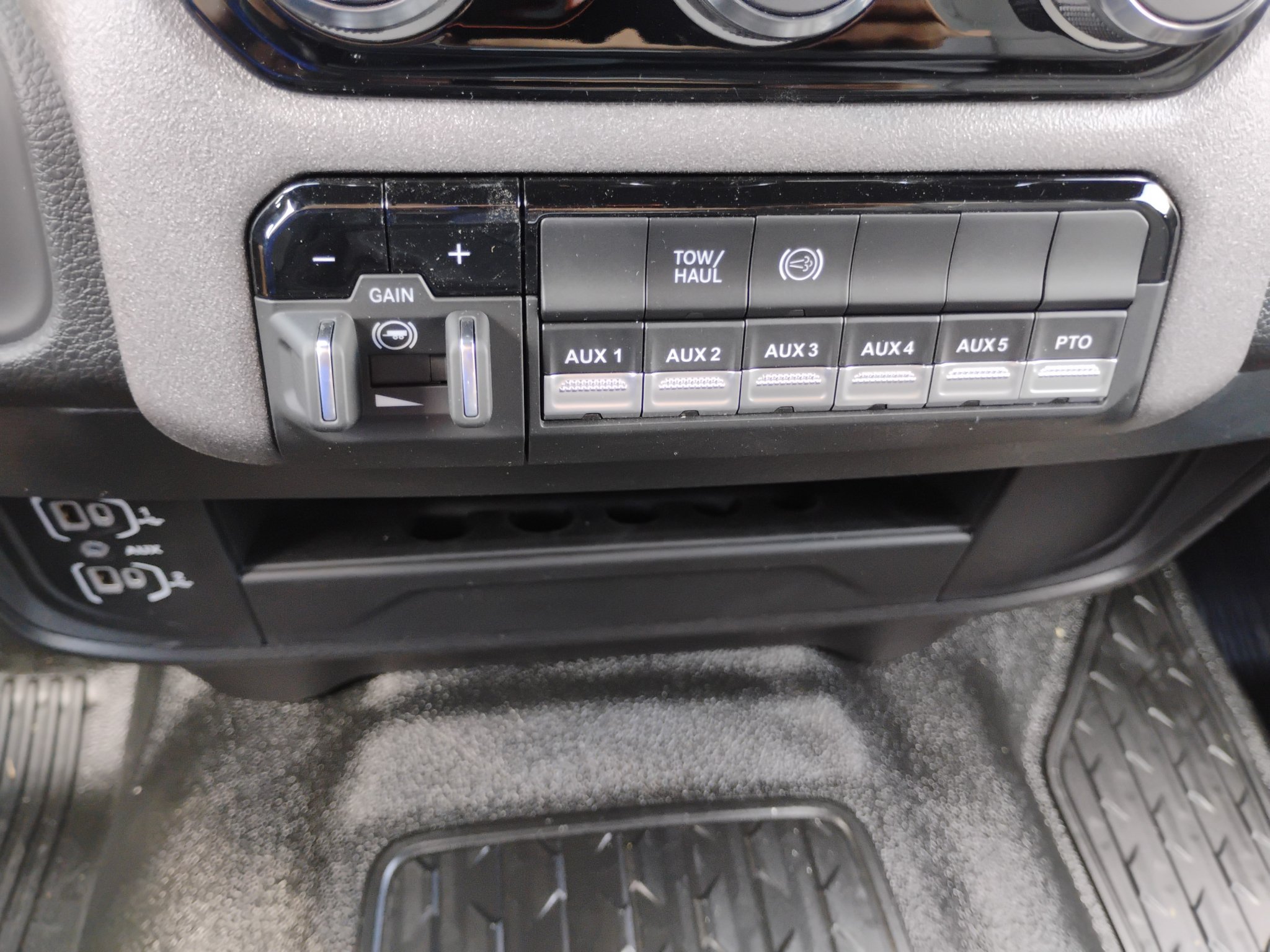 New 2026 RAM 3500 Tradesman w/ Chrome Appearance Group A AWD/4WD image 23