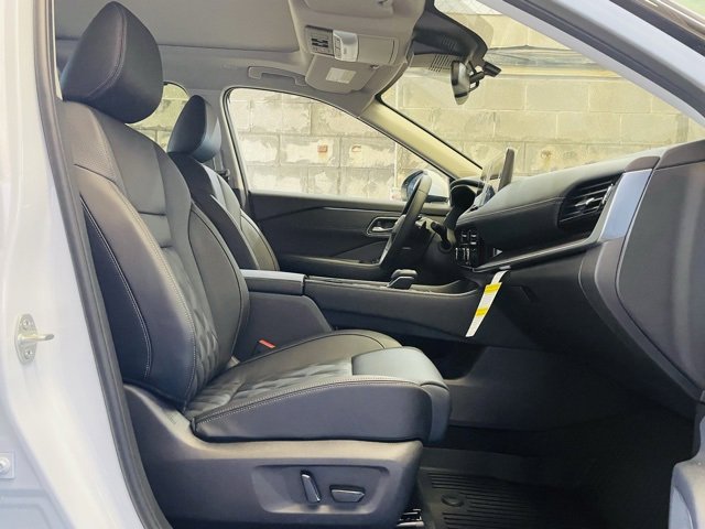 New 2026 Nissan Rogue Platinum w/ Platinum Premium Package image 17