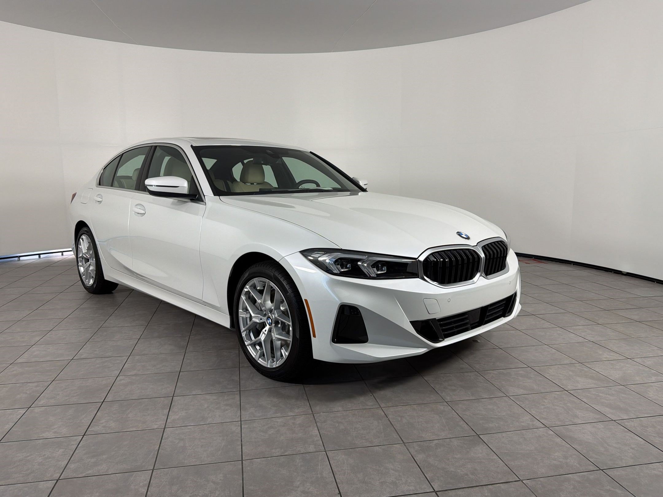 Used 2026 BMW 330i xDrive Sedan w/ Convenience Package AWD/4WD image 7