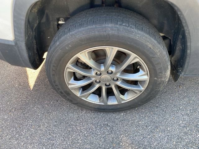 Used 2022 Jeep Cherokee Latitude Lux FWD image 8