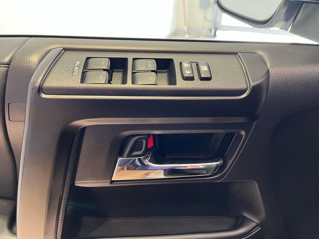 Used 2023 Toyota 4Runner SR5 Premium w/ Moonroof Package AWD/4WD image 17