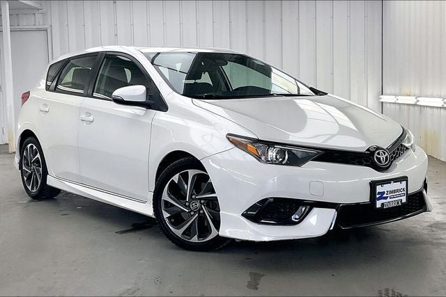 Used 2018 Toyota Corolla iM w/ All-Weather Mat Package FWD image 34