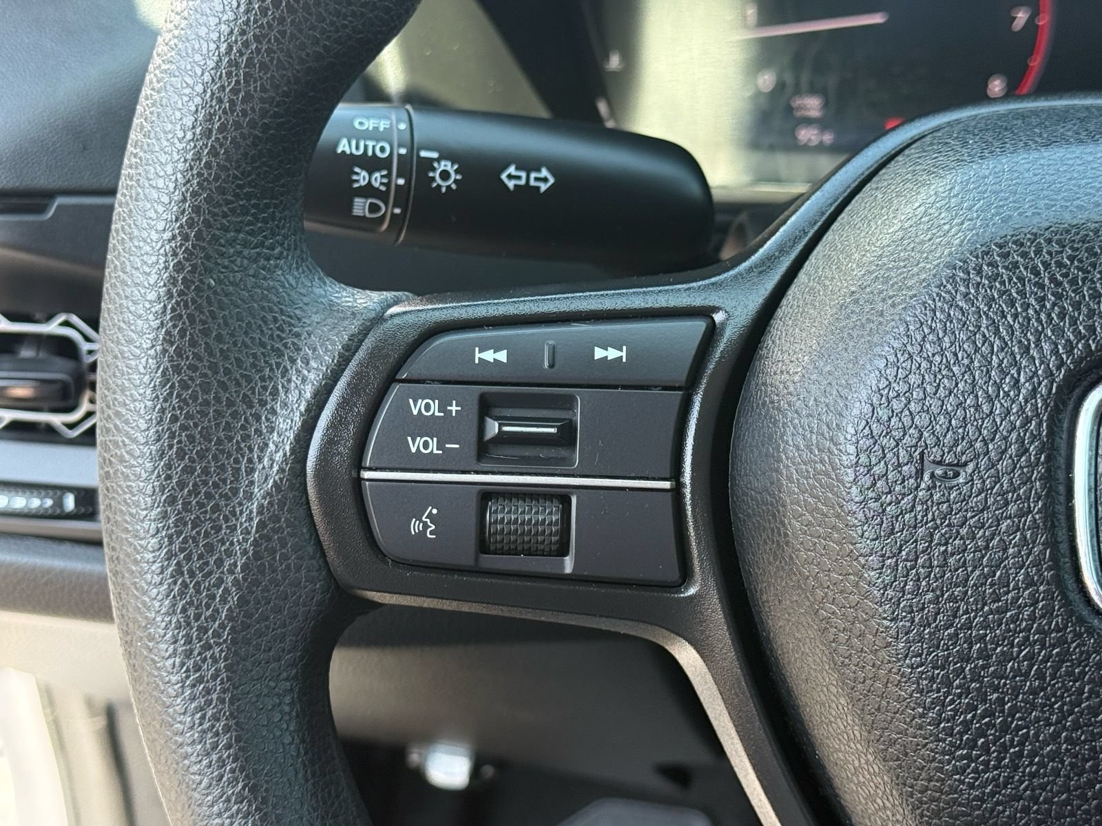 Used 2025 Honda Accord LX image 16