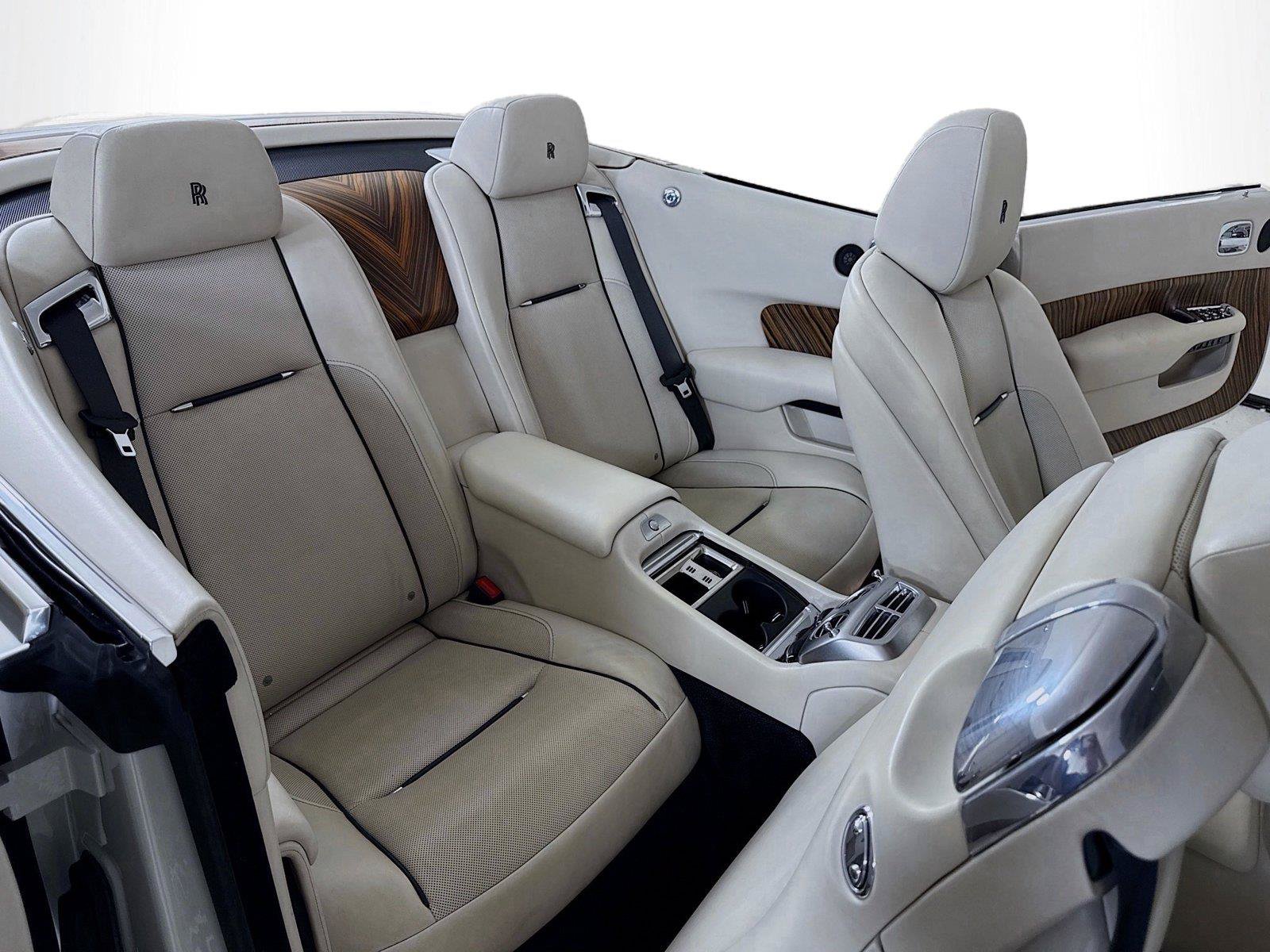 Used 2016 Rolls-Royce Dawn RWD image 32