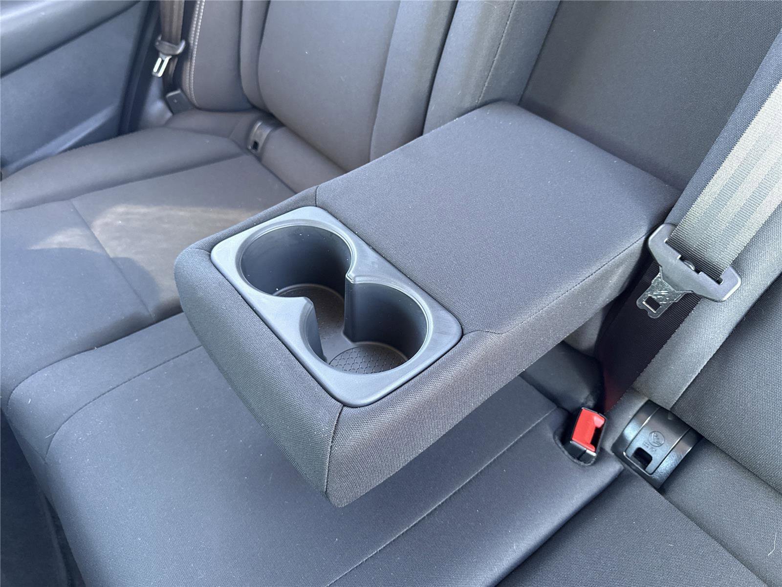 Used 2025 Nissan Rogue S FWD image 17