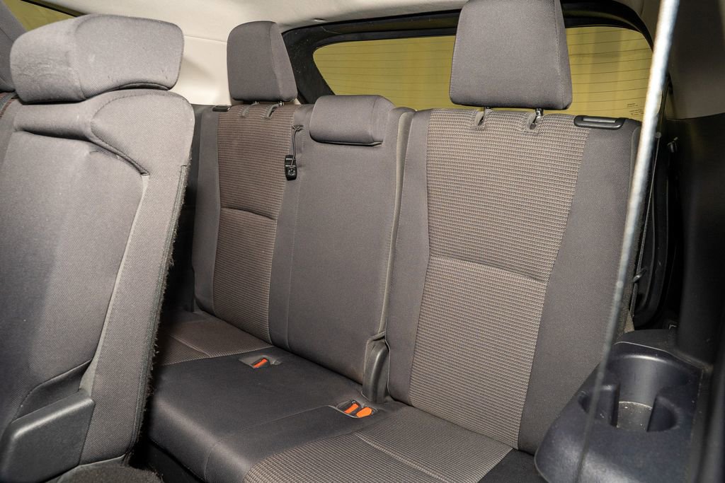 Used 2021 Toyota Highlander LE image 9