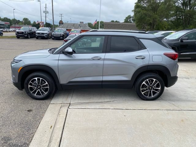 Used 2026 Chevrolet TrailBlazer LT AWD/4WD image 9