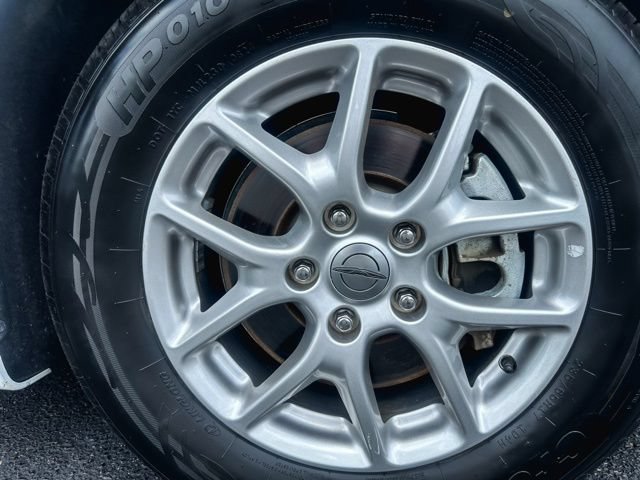 Used 2023 Chrysler Pacifica Touring-L FWD image 11