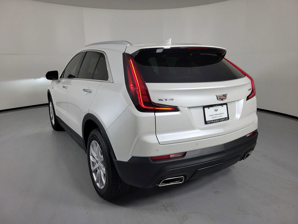 Certified 2023 Cadillac XT4 Luxury FWD image 3
