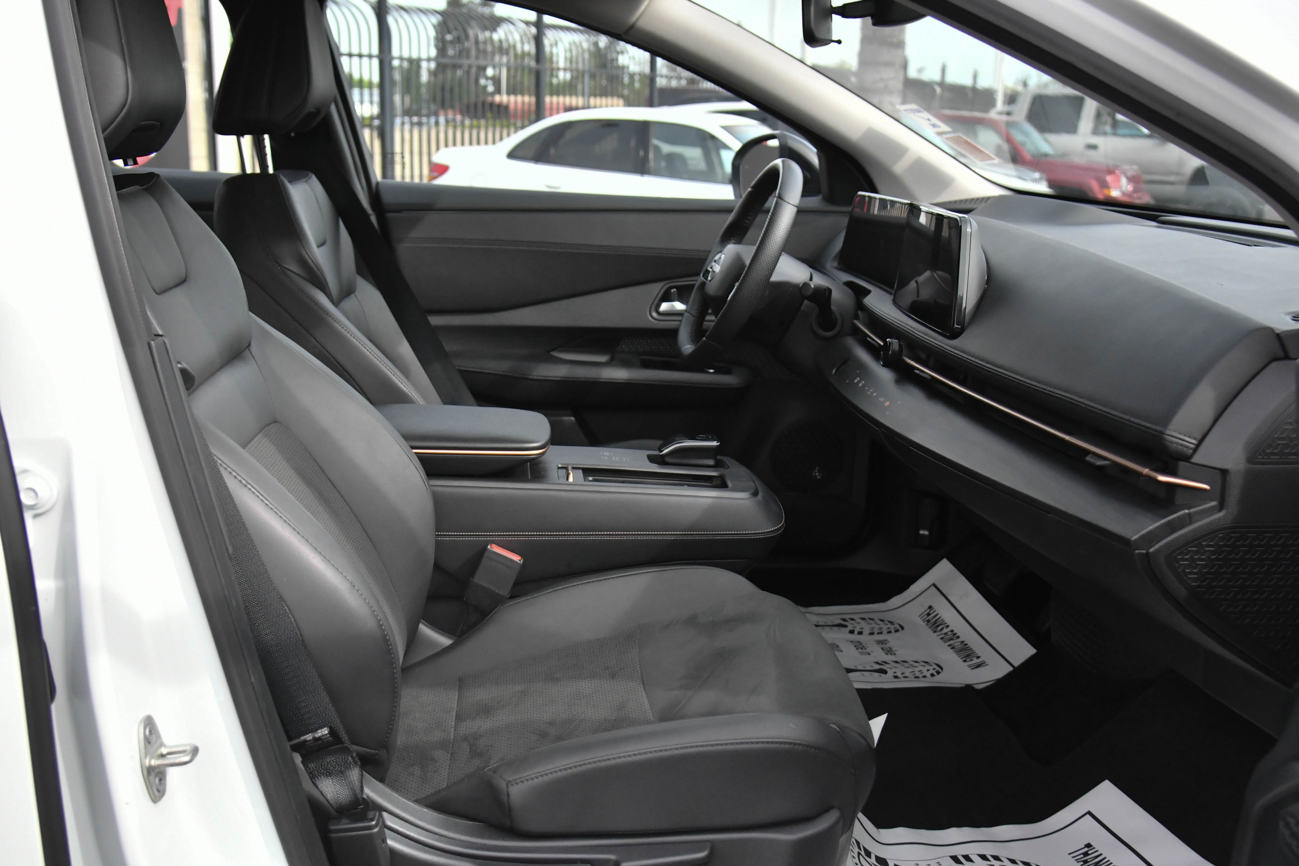 Used 2024 Nissan Ariya FWD image 52