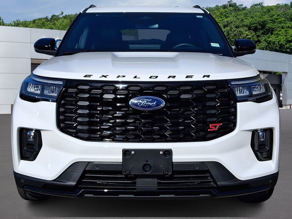 Certified 2025 Ford Explorer ST AWD/4WD image 2