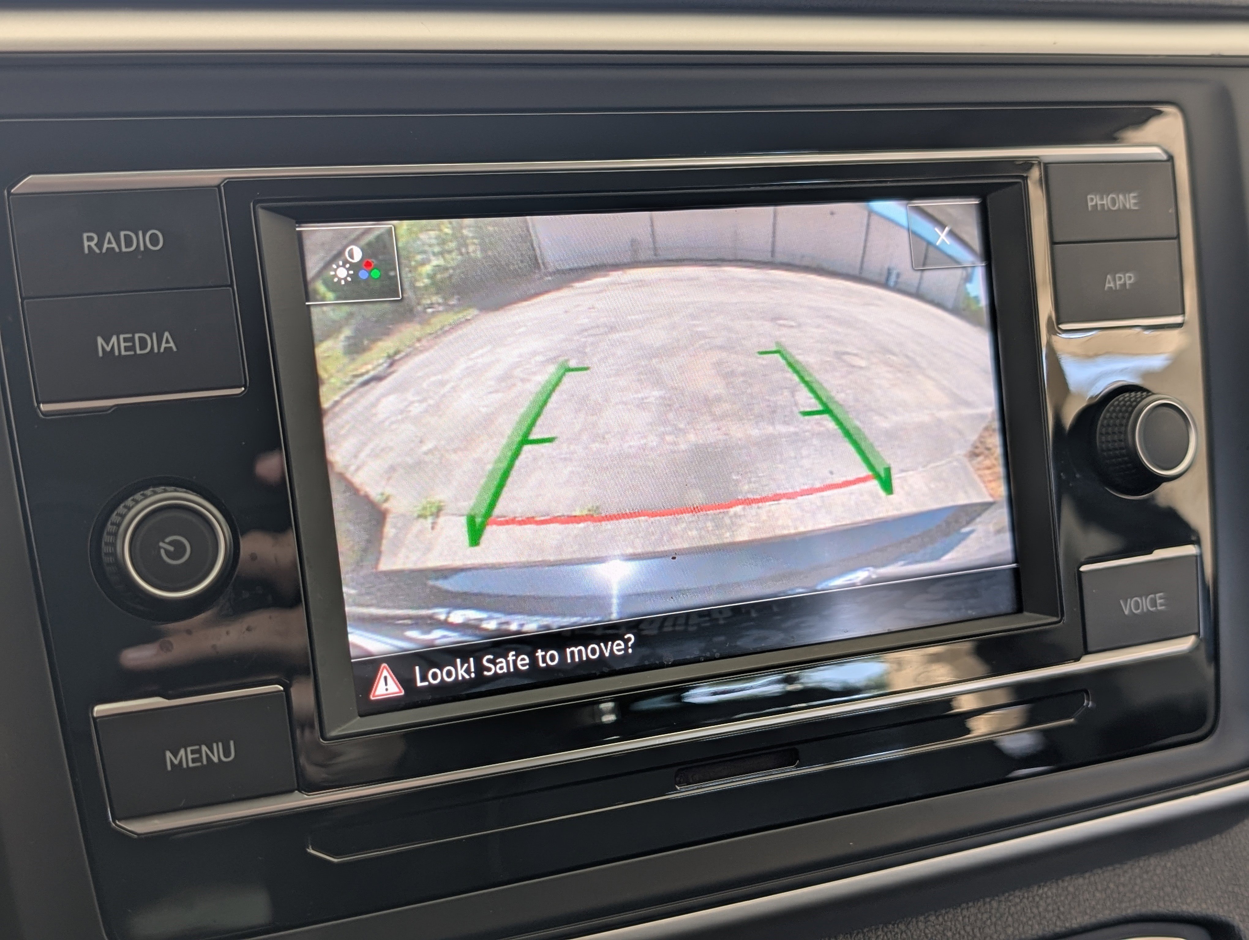 Used 2022 Volkswagen Atlas SE image 27