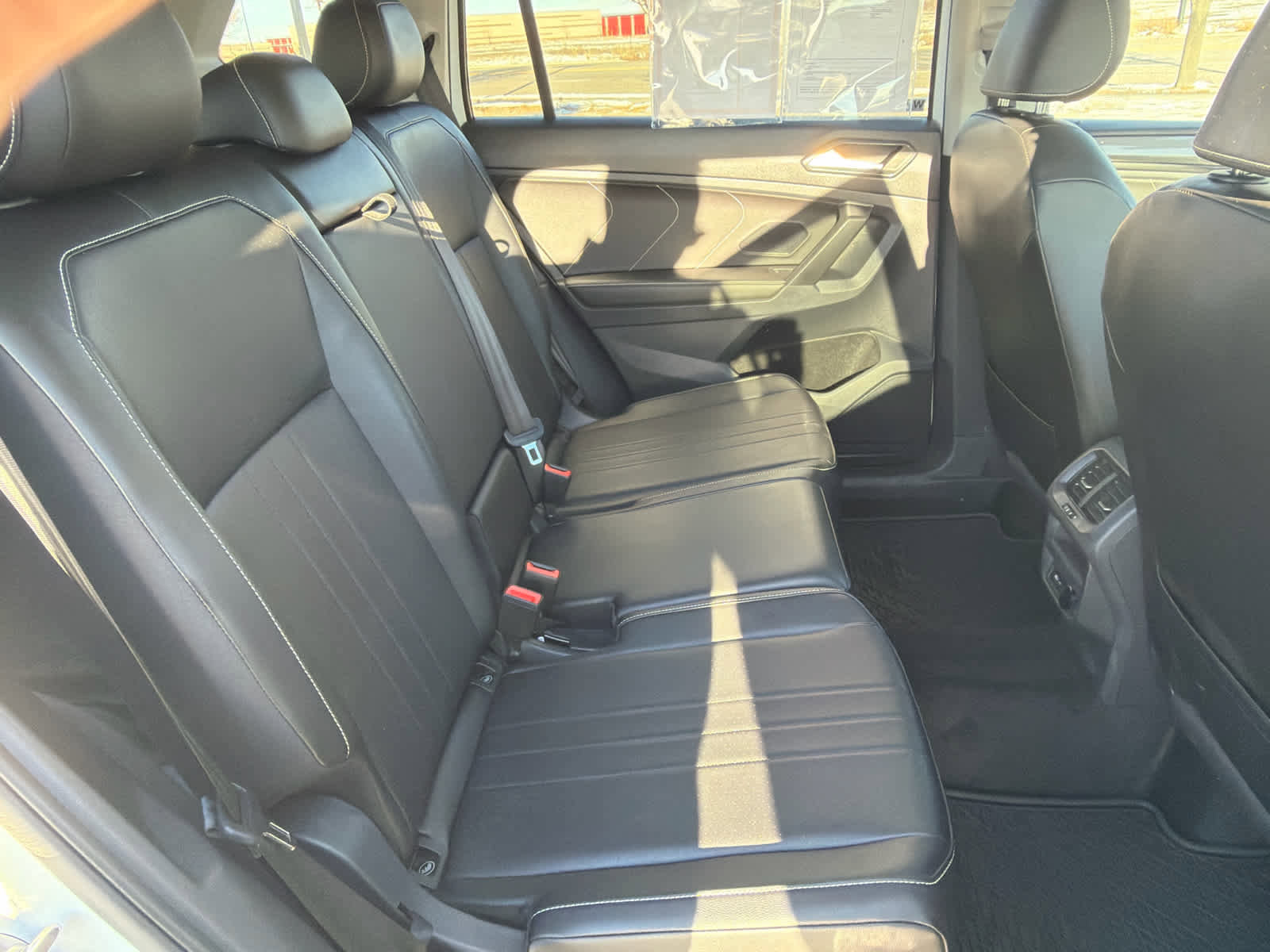 Used 2024 Volkswagen Tiguan SE image 12