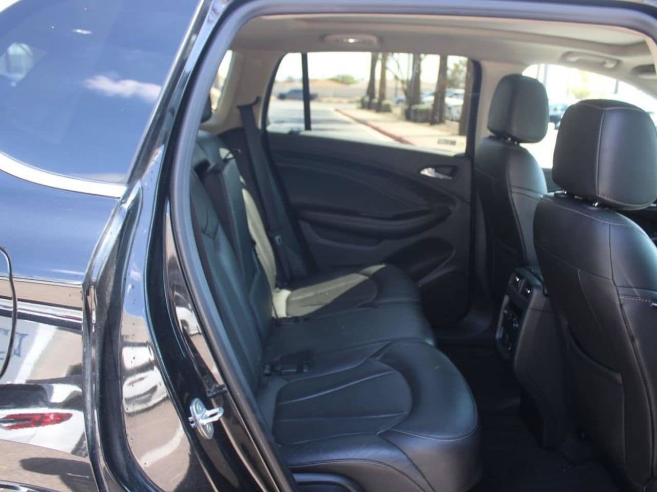 Used 2018 Buick Envision Premium AWD/4WD image 13