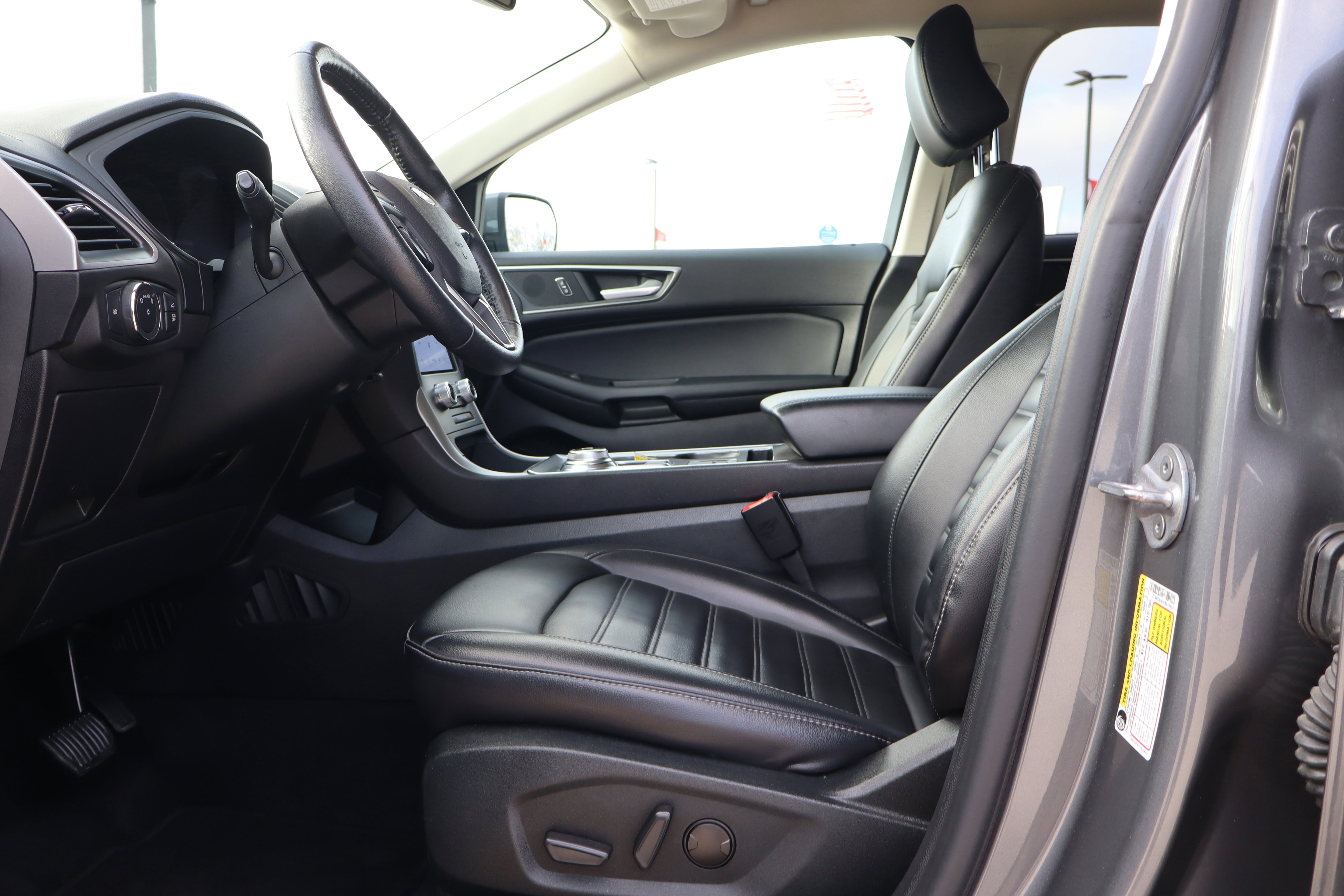 Used 2022 Ford Edge SEL w/ Convenience Package image 10