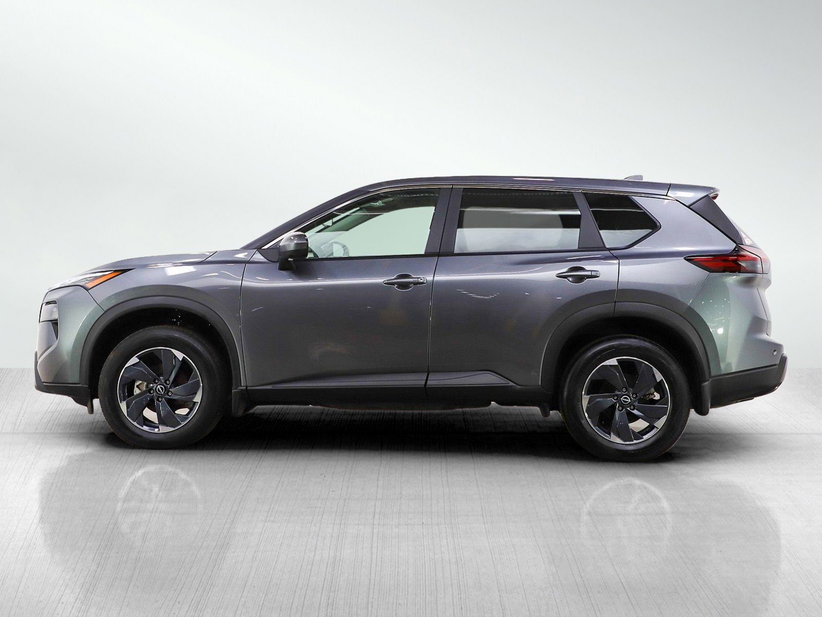 Used 2026 Nissan Rogue SV image 2