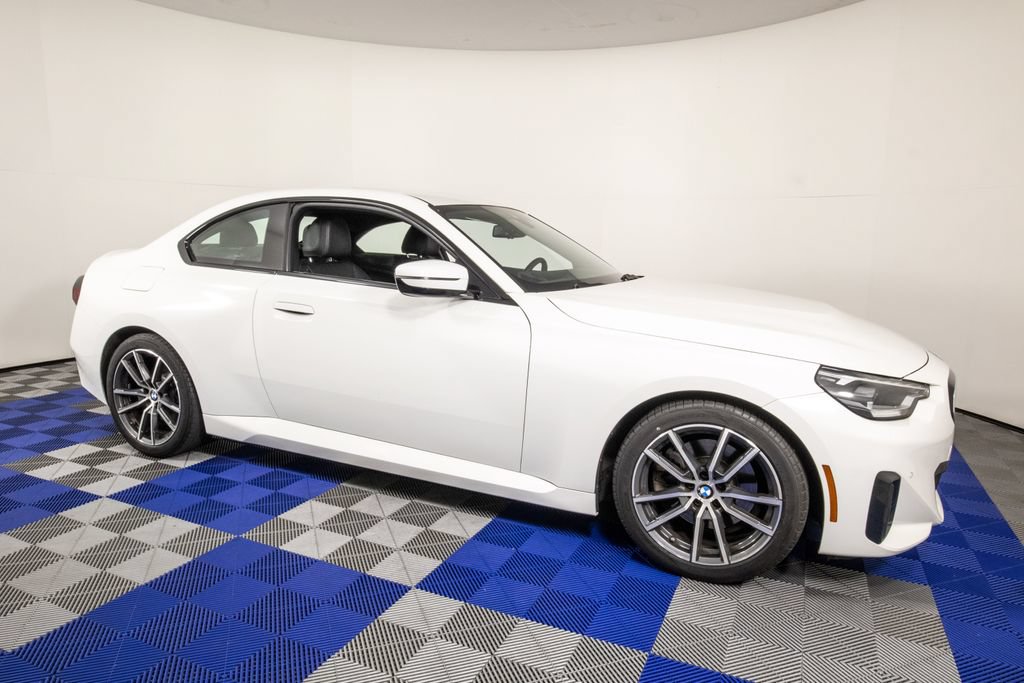 Used 2023 BMW 230i Coupe RWD image 3