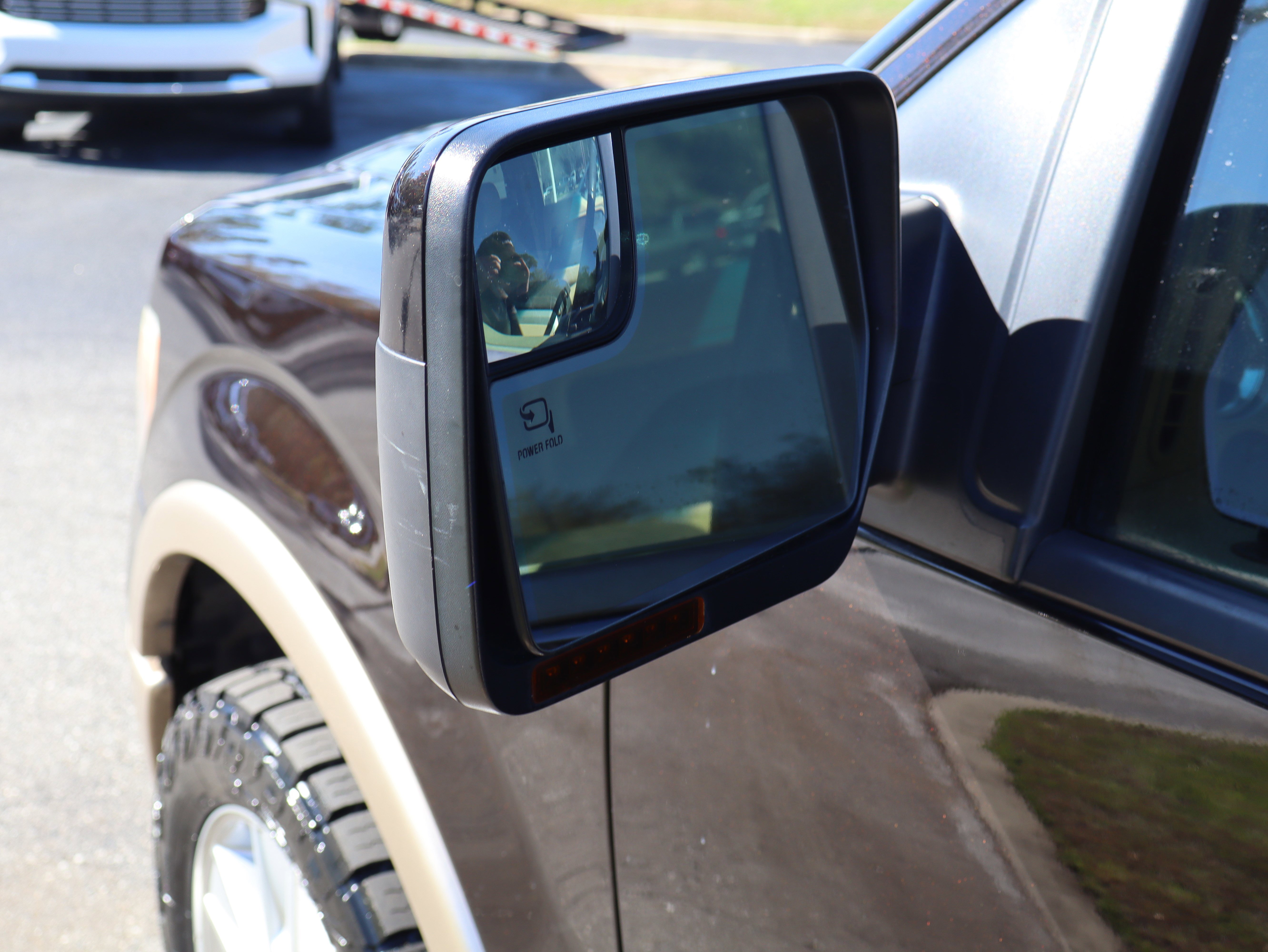 Used 2013 Ford F150 Lariat w/ Mid Equipment Group image 24